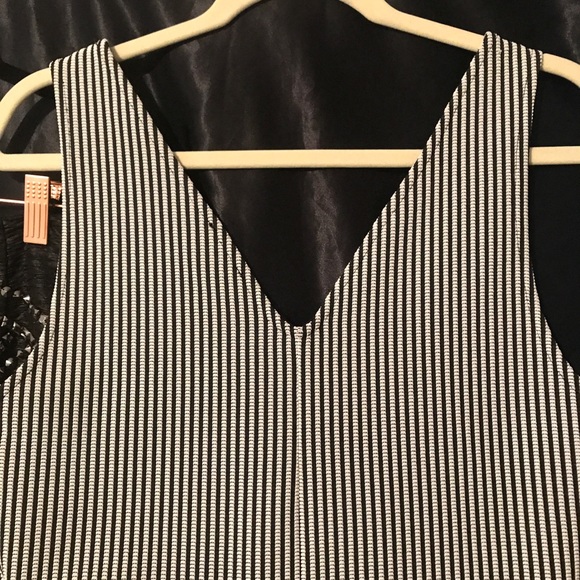 Zara Trafaluc Sleevelesa dress size Medium - Picture 5 of 7